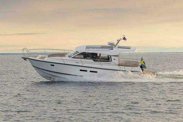 37-ft-Nimbus-2025-365 Coupe- Sarasota Florida United States  yacht for sale