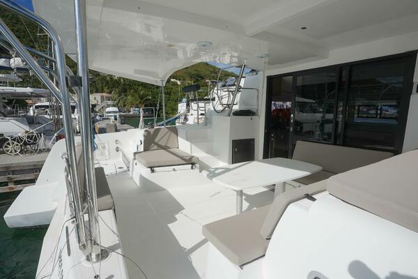 APRES SAIL 42ft Lagoon Yacht For Sale