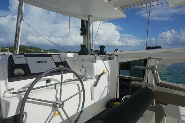 APRES SAIL 42ft Lagoon Yacht For Sale