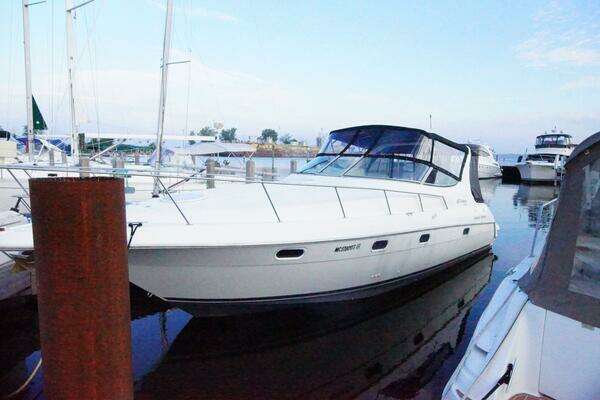 33-ft-Cruisers Yachts-1997-3375 Esprit-Muskegon Michigan United States yacht for sale
