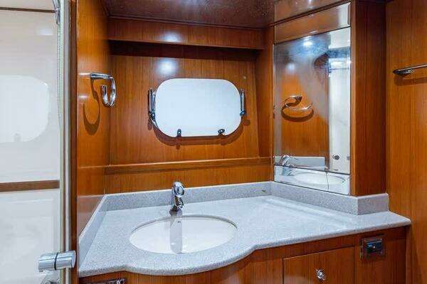 2005 Ocean Alexander 80