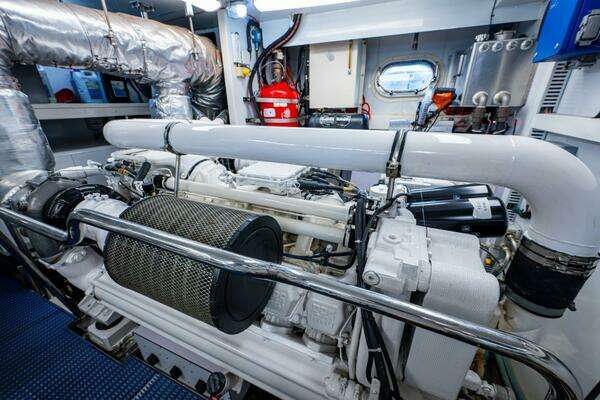 2005 Ocean Alexander 80