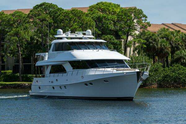 Photo of the 2005 Ocean Alexander 78 Pilothouse "Somewhere In Time"