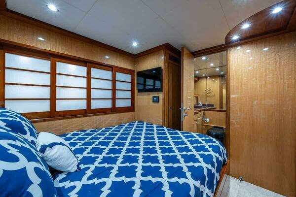 2005 Ocean Alexander 80