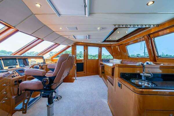 2005 Ocean Alexander 80