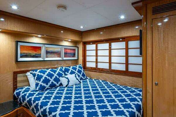 2005 Ocean Alexander 80