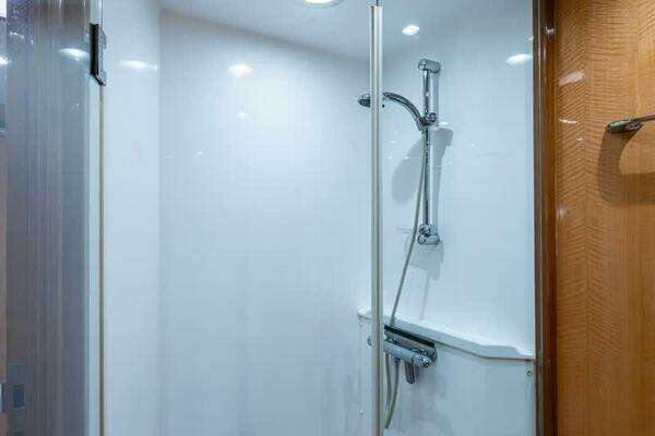 2005 Ocean Alexander 80