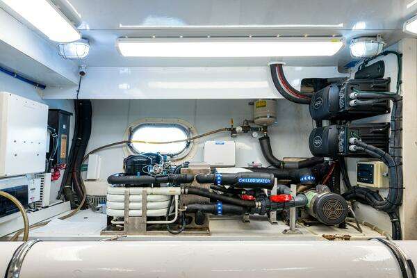 2005 Ocean Alexander 80