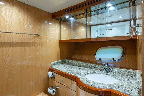 2005 Ocean Alexander 80