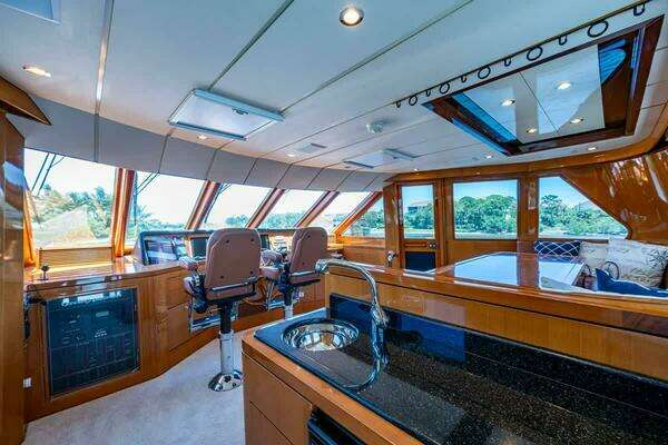 2005 Ocean Alexander 80