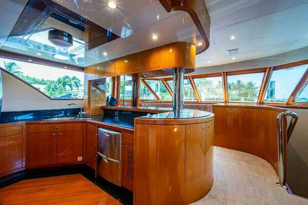 2005 Ocean Alexander 80