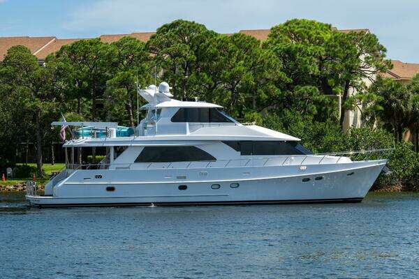 2005 Ocean Alexander 80