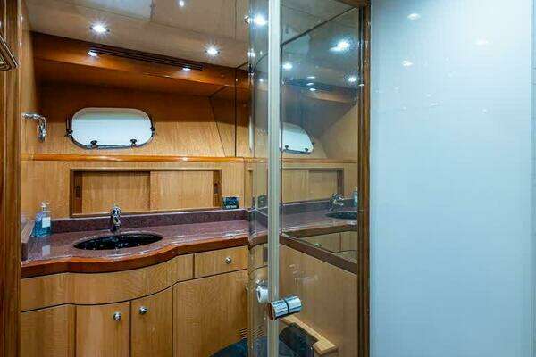 2005 Ocean Alexander 80