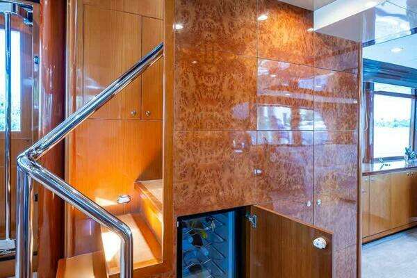 2005 Ocean Alexander 80