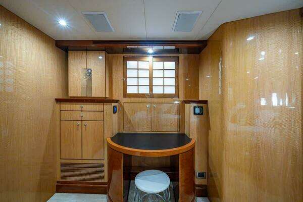 2005 Ocean Alexander 80