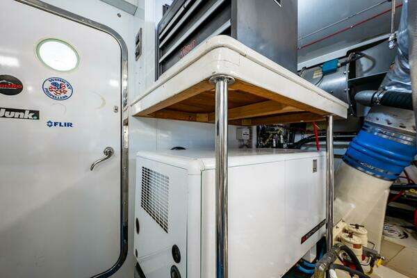 2005 Ocean Alexander 80