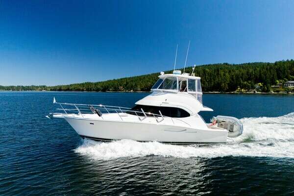37-ft-Riviera-2005-37 Flybridge-Cardiff Rose Sidney British Columbia Canada  yacht for sale
