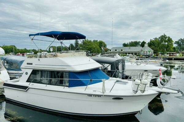 28-ft-Carver-1991-28 Command Bridge- MORRISBURG Ontario Canada  yacht for sale