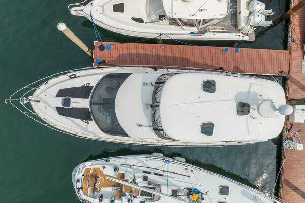 Meridian 441 Sedan Yacht For Sale