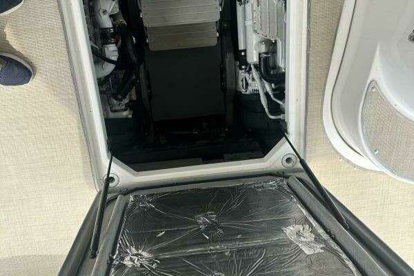 Meridian 441 Sedan Yacht For Sale