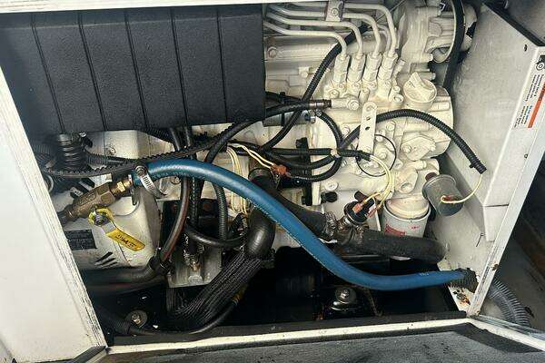 Meridian 441 Sedan Yacht For Sale