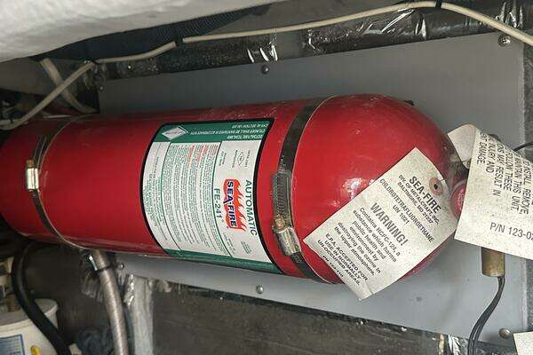 Meridian 441 Sedan Yacht For Sale