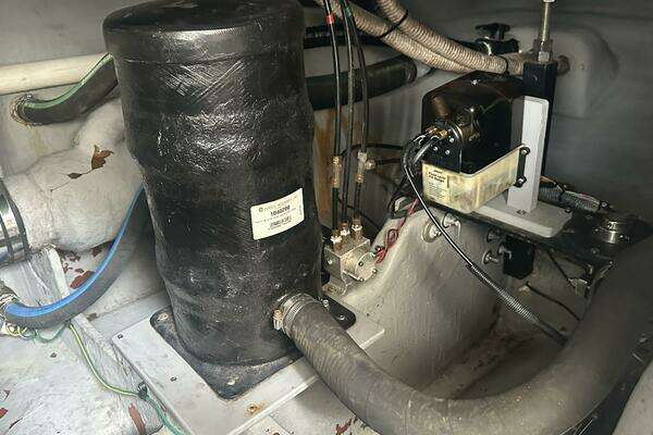 Meridian 441 Sedan Yacht For Sale