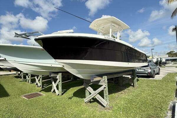 Photo of the 2015 Robalo 