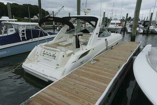 Photo of the 2010 Sea Ray 310 Sundancer