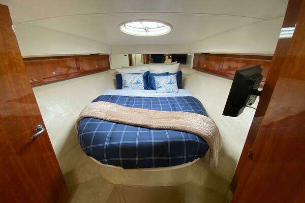 Photo of the 2002 Riviera 47 Excalibur "Waypointe"