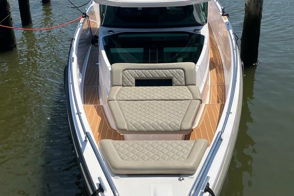 37ft Axopar Yacht For Sale