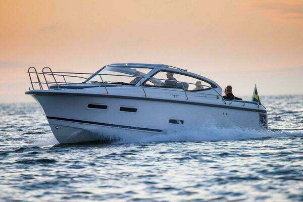 33-ft-Nimbus-2025-305 Drophead-Sarasota Florida United States yacht for sale