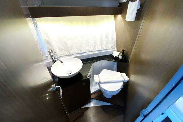 Jeanneau Merry Fisher 1095 Fly Yacht For Sale