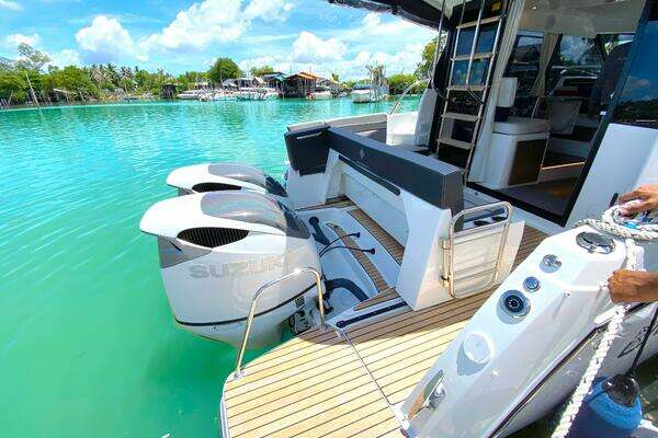 Jeanneau Merry Fisher 1095 Fly Yacht For Sale