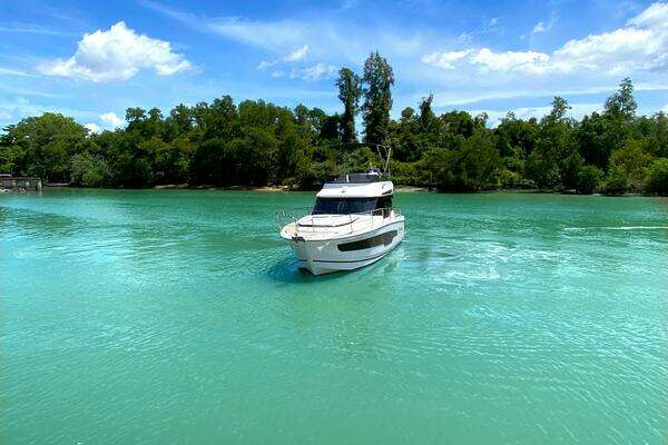 Jeanneau Merry Fisher 1095 Fly Yacht For Sale