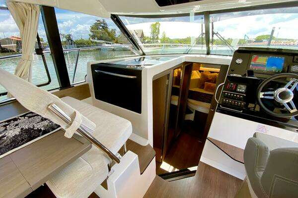 Jeanneau Merry Fisher 1095 Fly Yacht For Sale