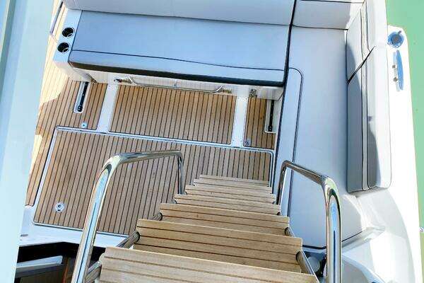 Jeanneau Merry Fisher 1095 Fly Yacht For Sale