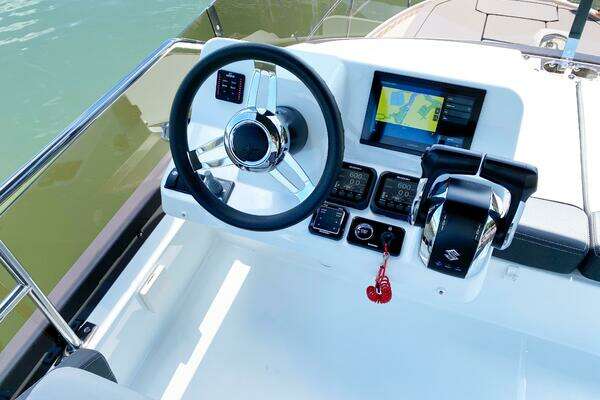 Jeanneau Merry Fisher 1095 Fly Yacht For Sale