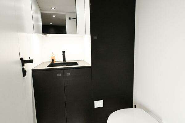 2022 Vanquish Yachts 58