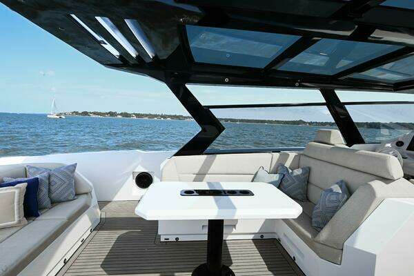 2022 Vanquish Yachts 58