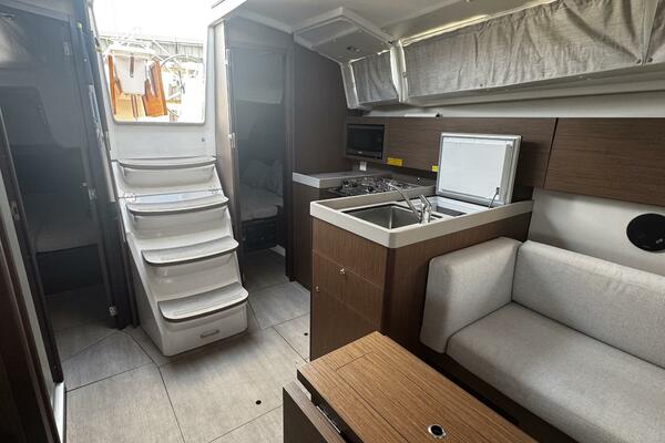 38ft Beneteau Yacht For Sale