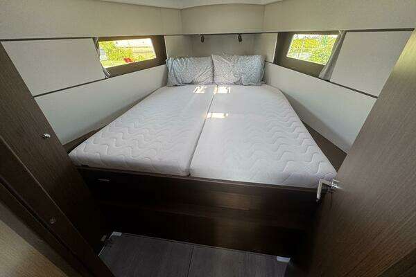 Beneteau Oceanis 38.1 Yacht For Sale