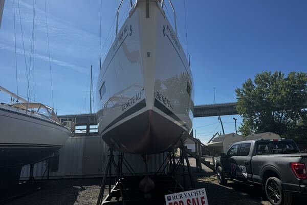 38ft Beneteau Yacht For Sale