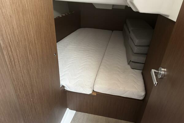 38ft Beneteau Yacht For Sale