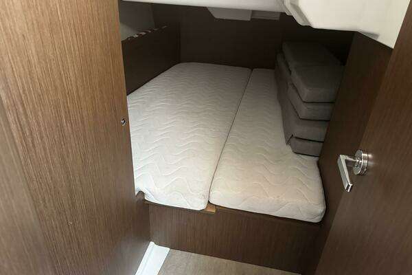 Beneteau Oceanis 38.1 Yacht For Sale