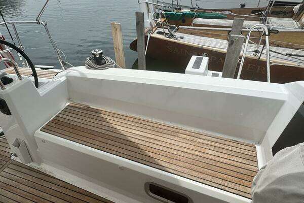 Beneteau Oceanis 38.1 Yacht For Sale