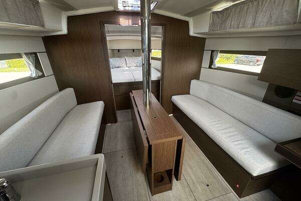 Beneteau Oceanis 38.1 Yacht For Sale