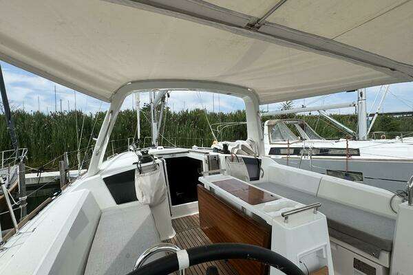 Photo of the 2023 Beneteau Oceanis 38.1