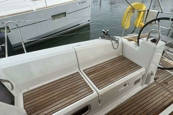 Beneteau Oceanis 38.1 Yacht For Sale