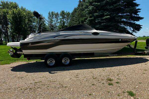 24-ft-Sea Ray-2002-240 Sundeck-Northwood Iowa United States yacht for sale